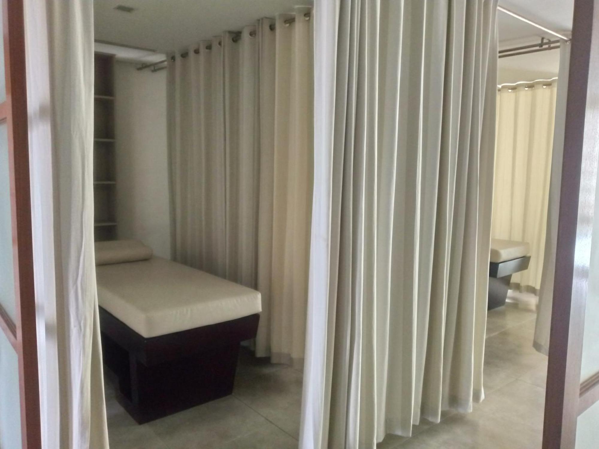 Mactan Newtown 8 Boulevard Deluxe Punta Engaño Exterior foto